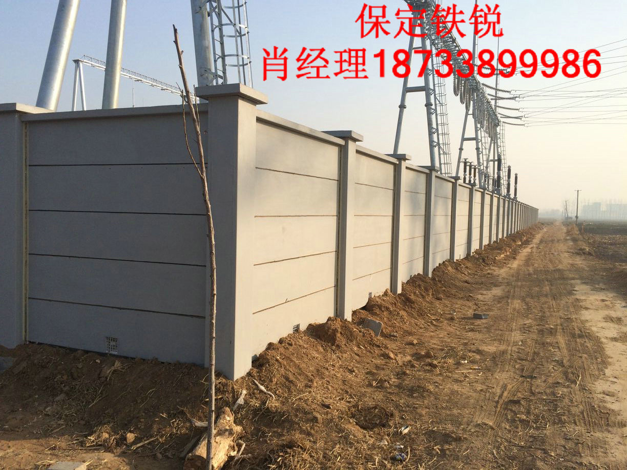 �����ִ��������̹��ڽ��������ߵ�Ҫ��װ��ʽΧǽ���䰲װ��ݷ��㡢�������ʵ�ֹ��������ڽ��������еĵõ�Խ��Խ���Ӧ�ã��ر��Ǳ��վ���̡�ˮ���װ��ʽΧǽ�봫ͳΧǽ�Ƚϣ�װ��ʽΧǽ�ȴ�ͳΧǽʩ�����ڶ̣�ʪ��ҵ�٣�����ƽ���Ⱥã������������������ŵ㡣