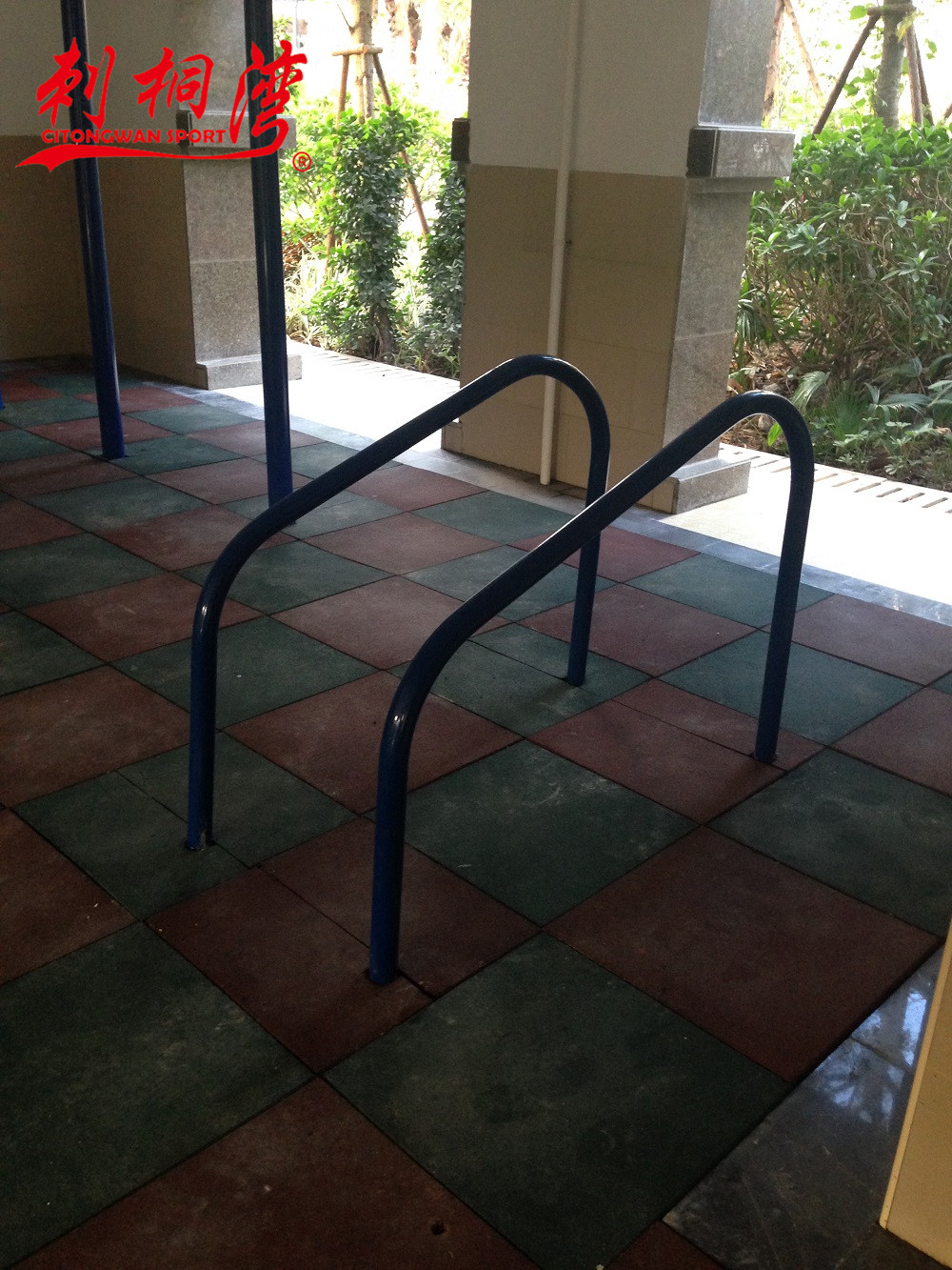 ռ�������1100*500*700mm;  ��Ҫ���ܣ������缡������������ǿ������  ���������������ոܣ�������ֱ�����۽�������ƽ�룬Ȼ������������˫����ֱΪһ�Ρ�