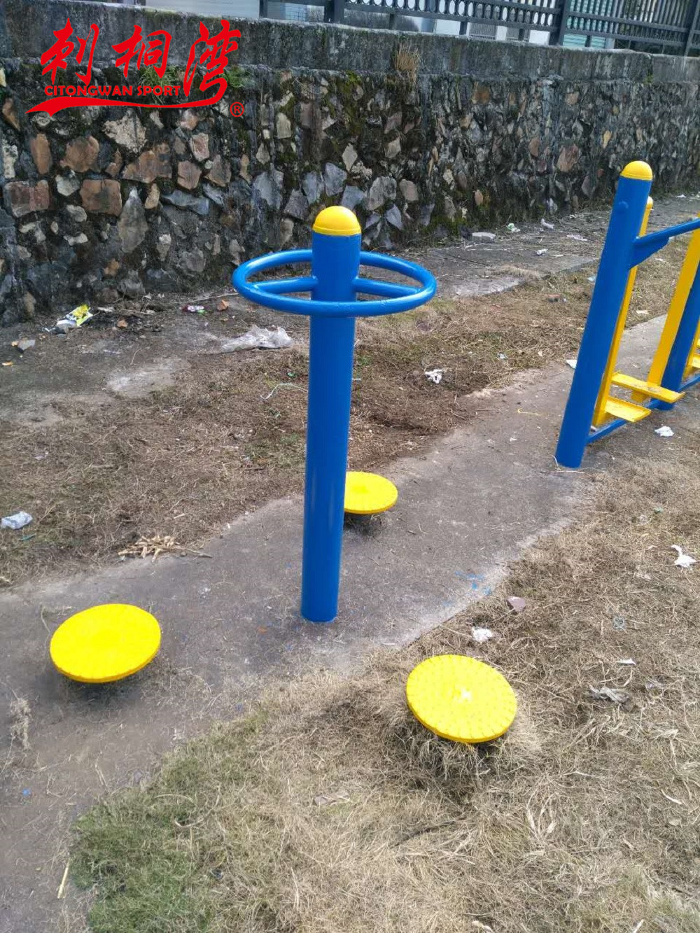 ռ�������1400*1400*1200mm;  ��Ҫ���ܣ���Ҫ���������Ų�����ǿ����������Ժ������ԡ�  ����������˫���շ��֣�վ�Ⱥ�������ת������