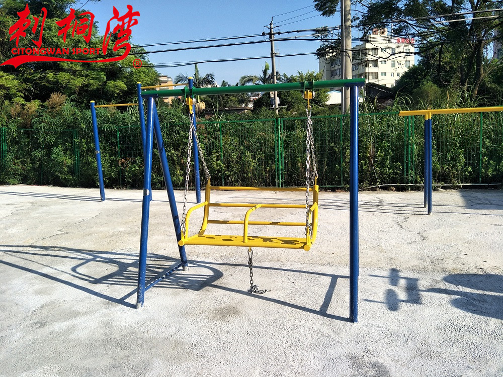 ռ�������1800*1200*2000mm;  ��Ҫ���ܣ��������ƽ�����������к�ǿ��Ȥζ�ԡ�           �������������������ϣ�ͨ���ı��������ģ�����ҡ�����Ρ�