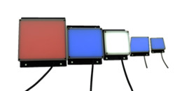 �����������ı���Դ��һ��ƽ��ʽ������Դ��LED��ĳ�ֹ�����Ȳ��ڹ�Դ�ײ������ܣ����߾����⵼�����ڹ�Դ�����γ�һƬ���ȵ�����⡣ȫ���Զ���Ƭ�Ͳ��庸��ҵ����֤LED����λ��ƫ��С�������������ȣ������������������صĵ���屣֤���߾��ȣ����ȵ�ɢ����Ʊ�֤��Դ���������ɶ��ơ�