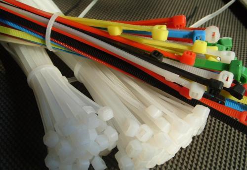 �ò�Ʒ���а������١���Ե�Ժá��������̡�ʹ�÷�����ص㡣